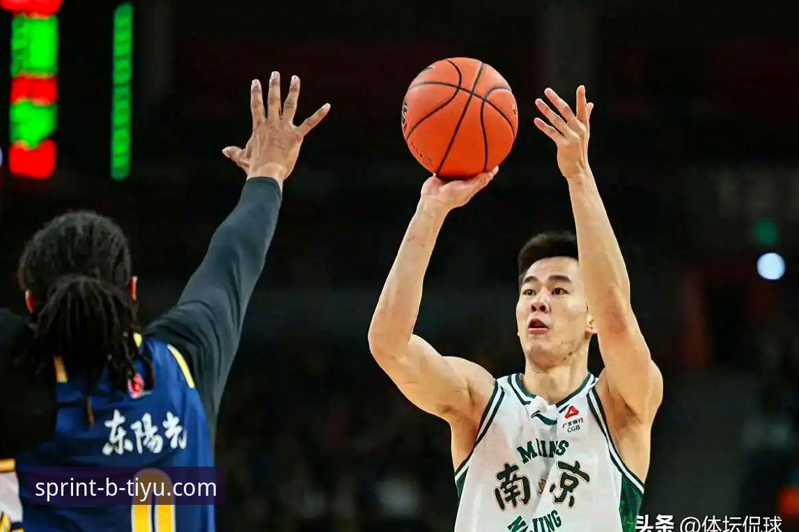CBA季后赛最新动态：山西横扫青岛晋级八强，B体育官方App全程记录精彩瞬间